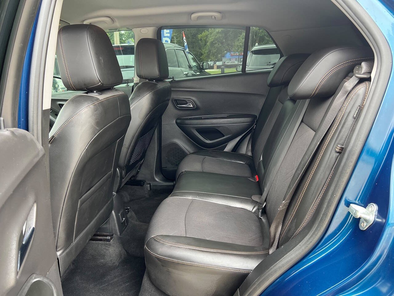 Used 2019 Chevrolet Trax LT w/ LT Convenience Package AWD/4WD image 15