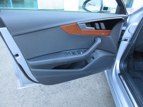 Used 2024 Audi A4 2.0T Premium image 5