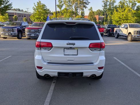 Used 2017 Jeep Grand Cherokee Overland AWD/4WD image 5