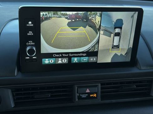 Used 2025 Honda Pilot TrailSport image 26