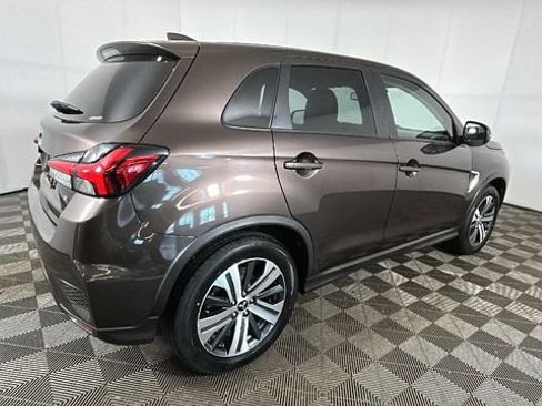 Used 2024 Mitsubishi Outlander Sport SE AWD/4WD image 3