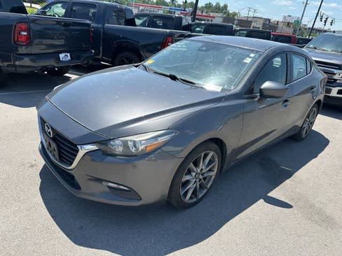 Used 2018 MAZDA MAZDA3 Touring FWD image 2