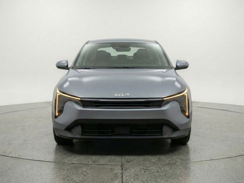 Used 2025 Kia K4 FWD image 2