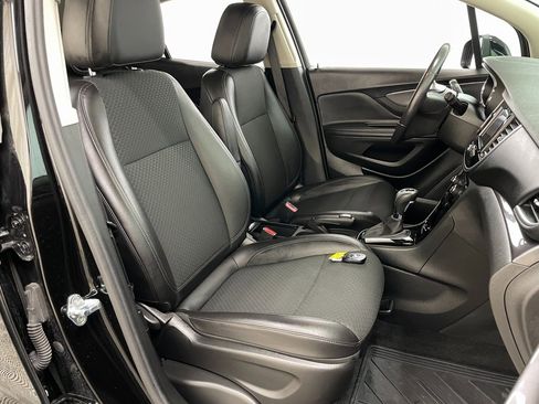 Certified 2022 Buick Encore Preferred w/ Safety Package image 36