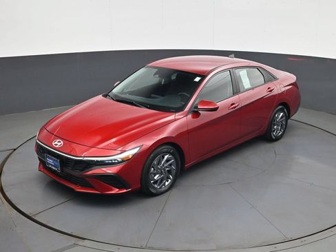 Certified 2024 Hyundai Elantra SEL FWD image 20