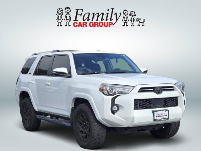 Used 2024 Toyota 4Runner SR5 Premium w/ Moonroof Package AWD/4WD image 2