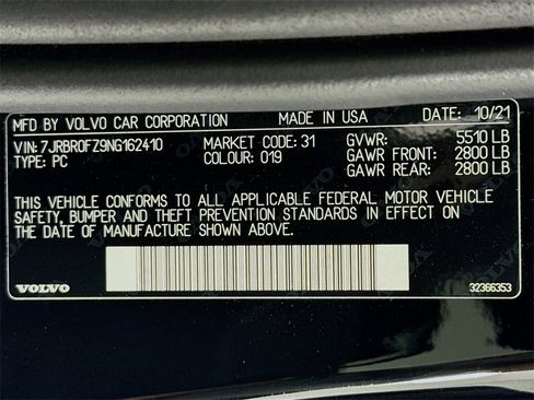 Used 2022 Volvo S60 T8 R-Design Expression w/ Premium Package image 34