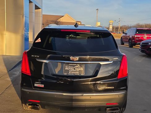 Used 2018 Cadillac XT5 Luxury w/ Driver Awareness Package image 7