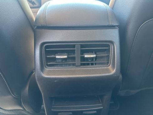 Used 2018 Ford Edge SEL w/ Equipment Group 201A FWD image 9
