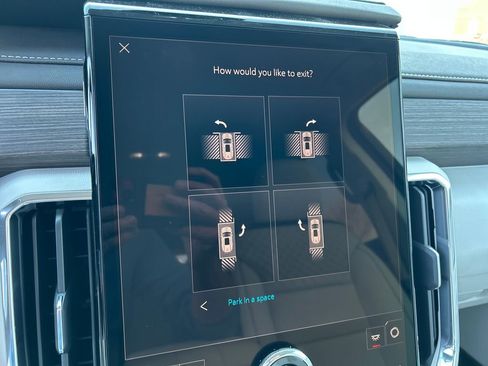 New 2026 GMC Acadia Denali w/ Super Cruise Package image 36