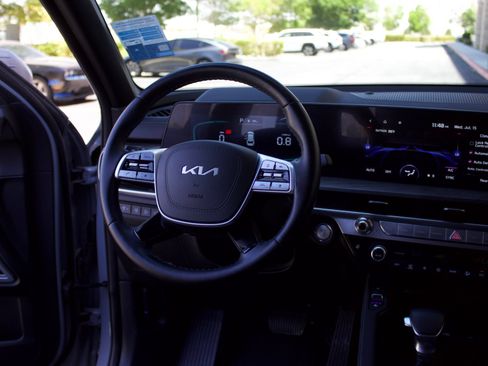 Used 2025 Kia Telluride EX X-Line AWD/4WD image 16