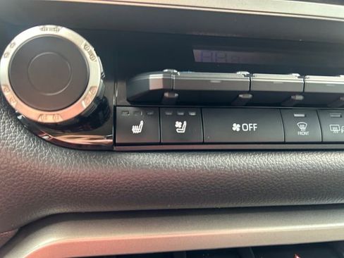 Used 2024 Toyota Tundra Limited w/ TRD Off-Road Package image 22