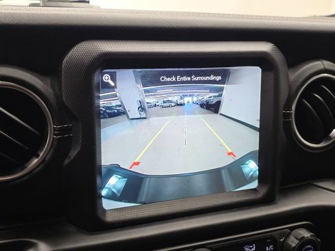 Used 2020 Jeep Gladiator Overland image 33