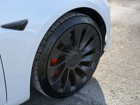 Used 2022 Tesla Model 3 Performance image 9