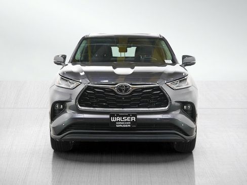 Used 2023 Toyota Highlander Limited AWD/4WD image 8