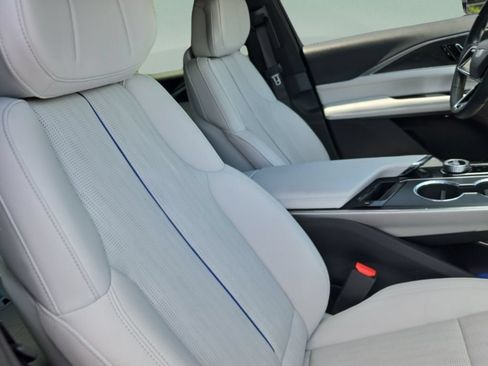 Used 2025 Cadillac Lyriq Luxury w/ LPO, Floor Liner Package AWD/4WD image 27