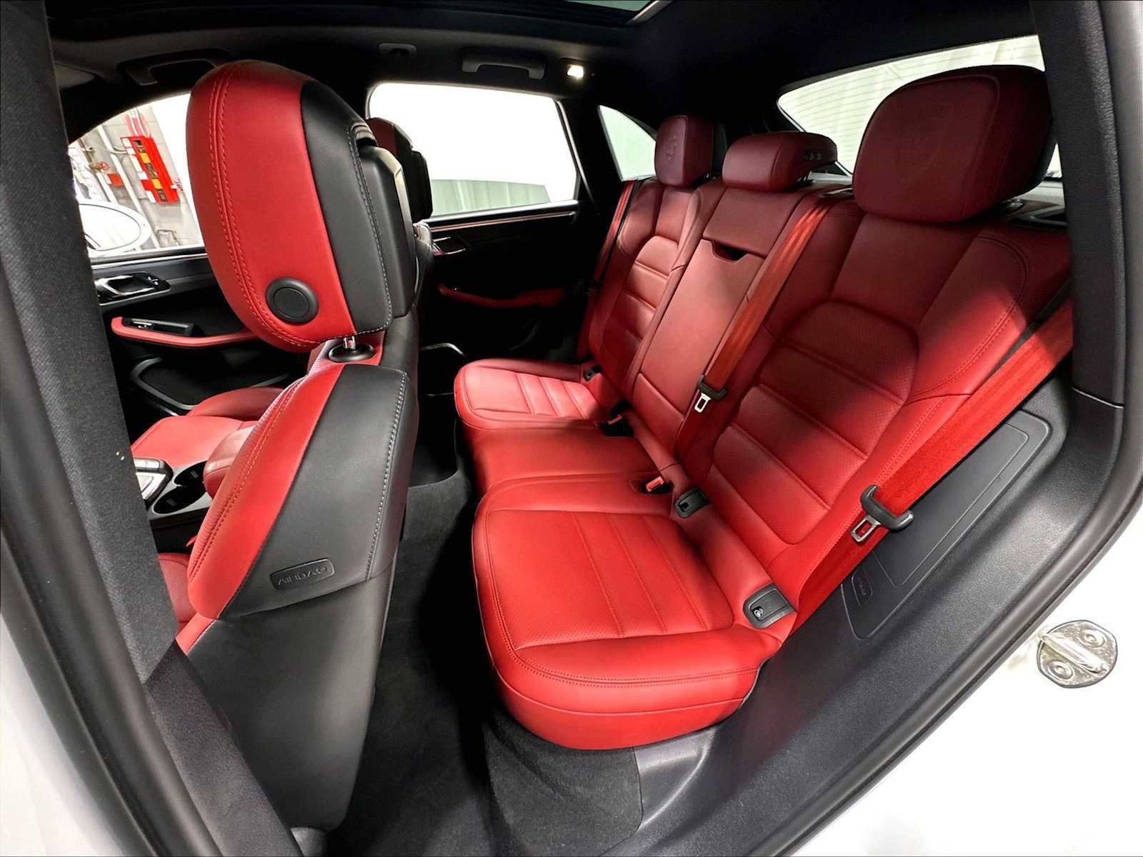 Used 2021 Porsche Macan GTS AWD/4WD image 31