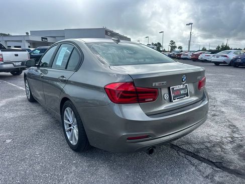Used 2017 BMW 320i Sedan RWD image 5