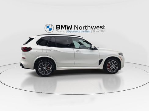 New 2026 BMW X5 xDrive40i w/ M Sport Package AWD/4WD image 4