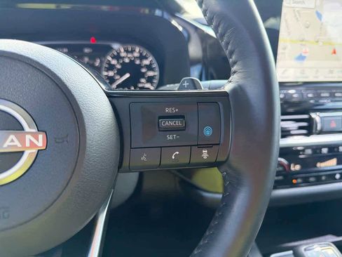 Used 2022 Nissan Pathfinder SL image 29