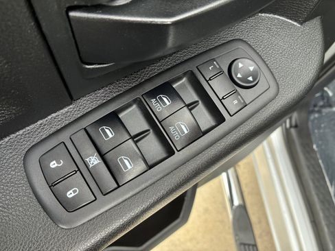 Used 2018 RAM 3500 Tradesman w/ Chrome Appearance Group image 10