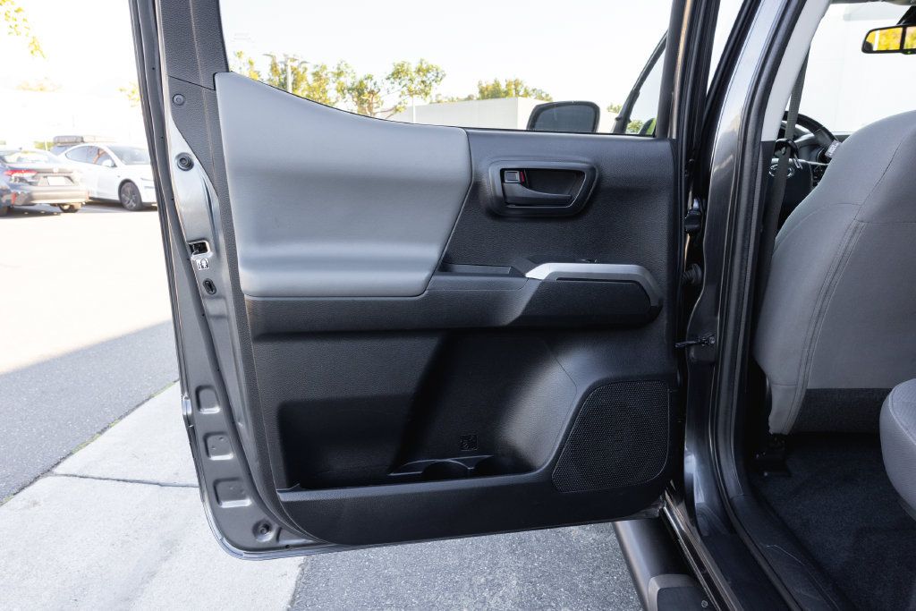 Used 2019 Toyota Tacoma SR5 RWD image 28
