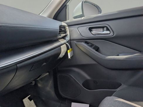 New 2026 Nissan Rogue SV image 28