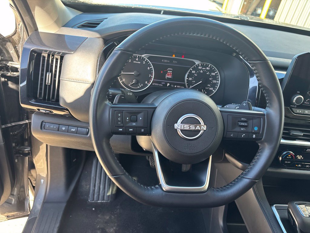 Used 2025 Nissan Pathfinder SV AWD/4WD image 14