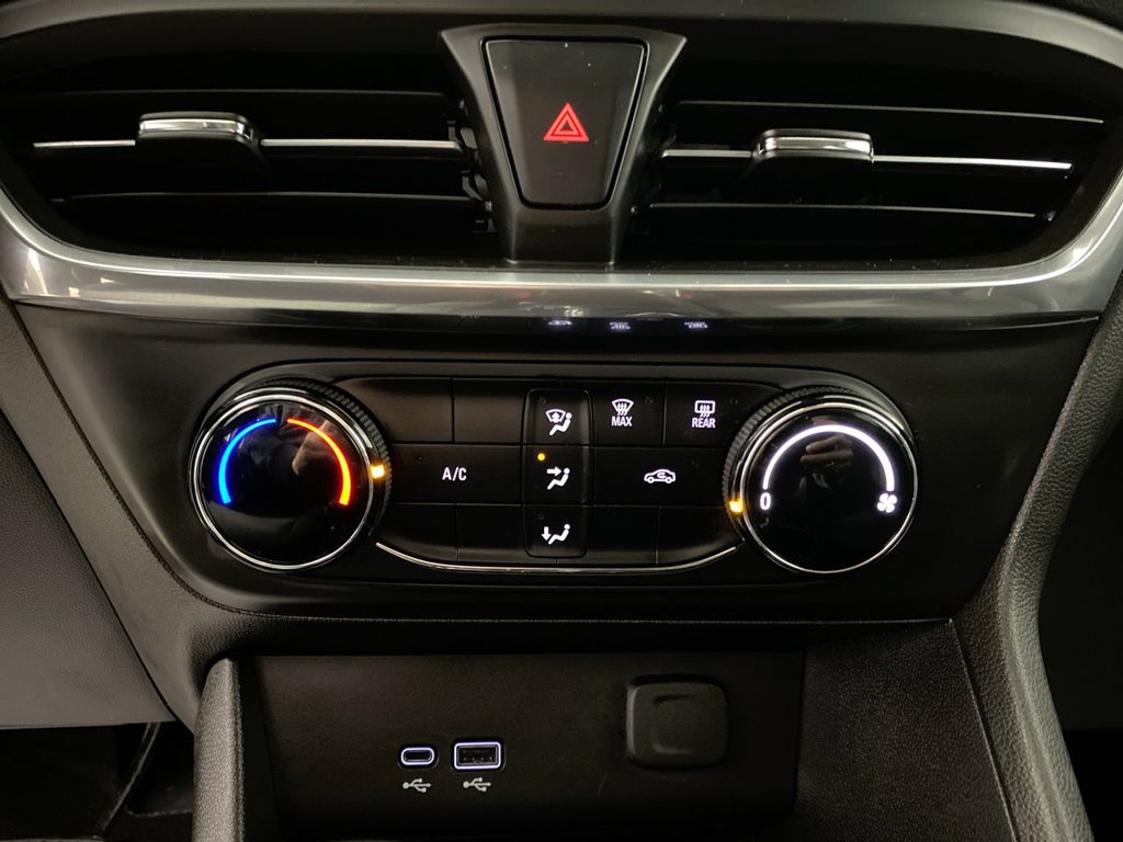 Certified 2024 Buick Encore GX Preferred AWD/4WD image 18