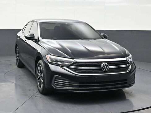 Used 2023 Volkswagen Jetta S image 7