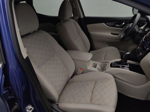 Used 2020 Nissan Rogue Sport SV FWD image 21