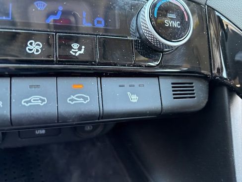 Used 2023 Hyundai Elantra SEL w/ Convenience Package FWD image 16