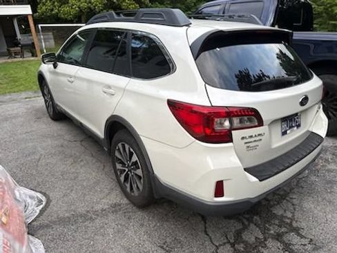 Used 2015 Subaru Outback 2.5i Limited AWD/4WD image 24