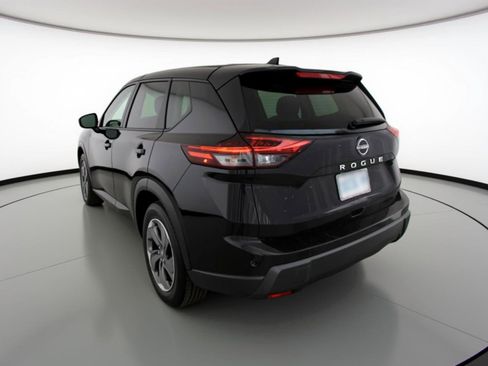 Used 2025 Nissan Rogue SV image 6
