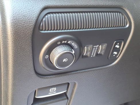 Used 2024 Jeep Wagoneer L Series III w/ Flexible Seating Group image 15