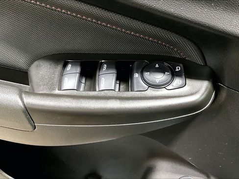 Used 2021 Chevrolet TrailBlazer RS w/ Sun and Liftgate Package image 36