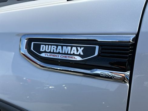 Used 2024 GMC Sierra 1500 Denali AWD/4WD image 8
