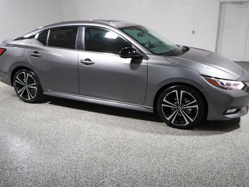 Used 2023 Nissan Sentra SR w/ SR Premium Package FWD image 6