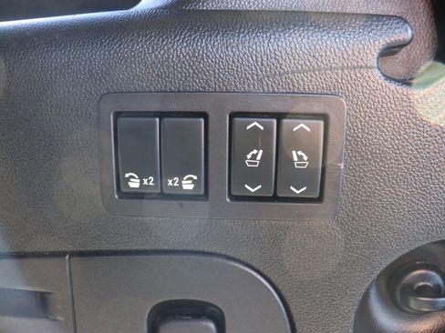 Used 2017 GMC Yukon XL SLT image 57