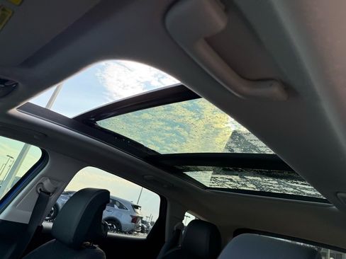 New 2026 Kia Sportage SX image 11