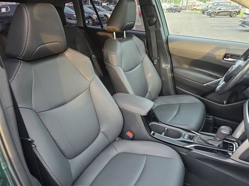 Used 2023 Toyota Corolla Cross XLE w/ Convenience Package image 25