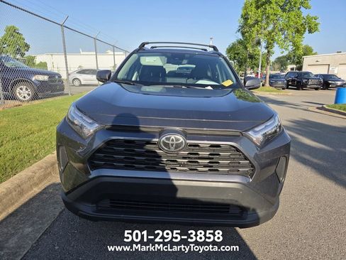 Used 2025 Toyota RAV4 XLE AWD/4WD image 2