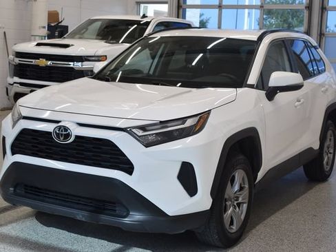 Used 2025 Toyota RAV4 XLE w/ Weather Package AWD/4WD image 9