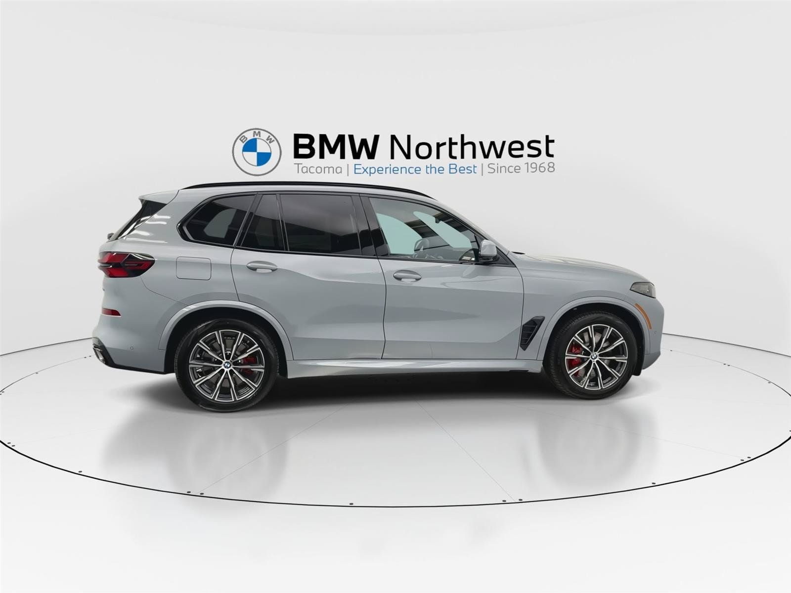 New 2026 BMW X5 xDrive50e w/ M Sport Package AWD/4WD image 4