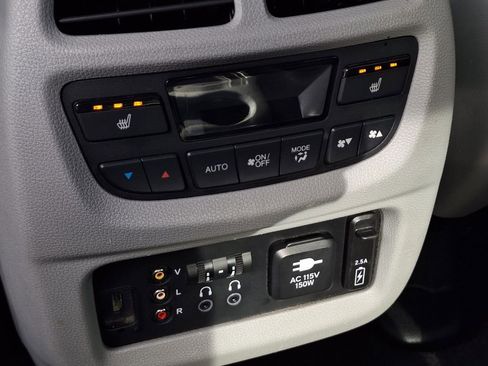 Used 2016 Honda Pilot Elite image 15