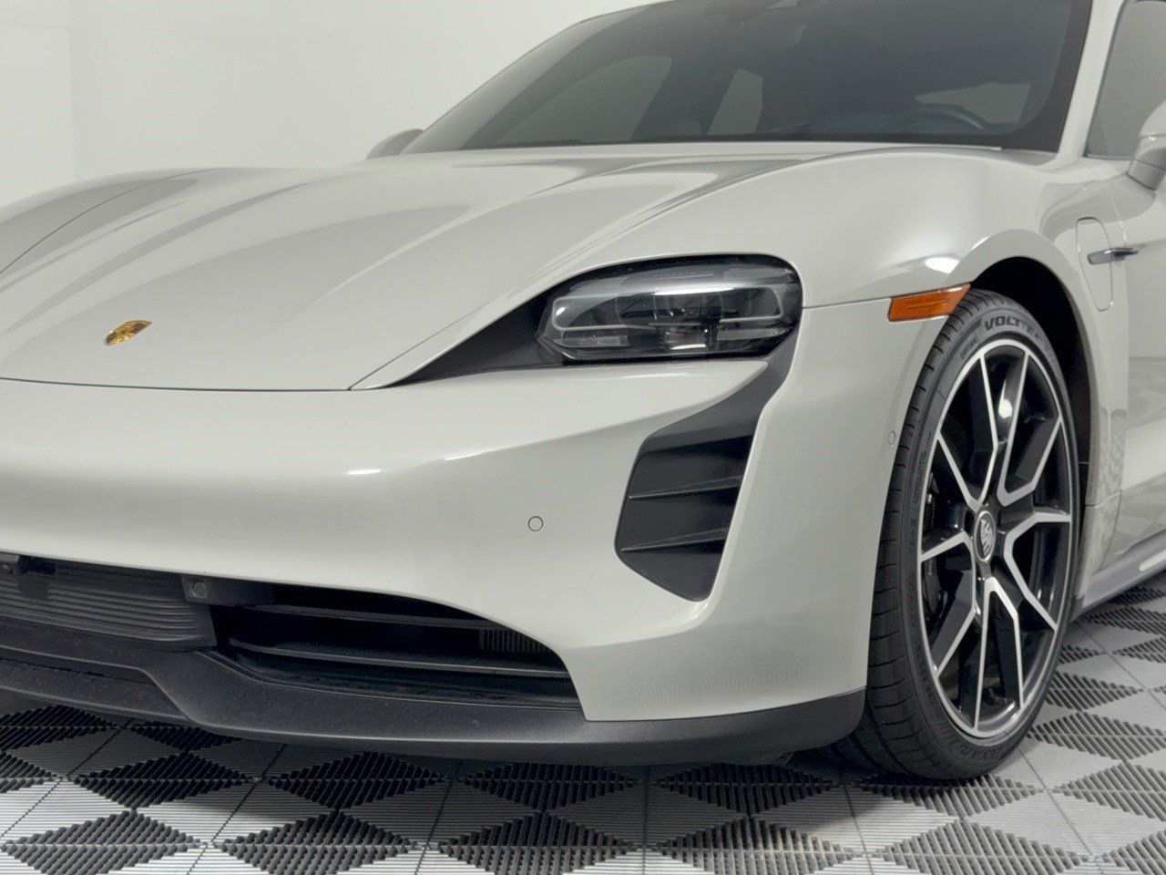 Certified 2023 Porsche Taycan RWD image 12