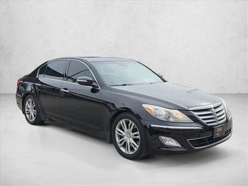 Used 2012 Hyundai Genesis 3.8 w/ Premium Pkg image 3