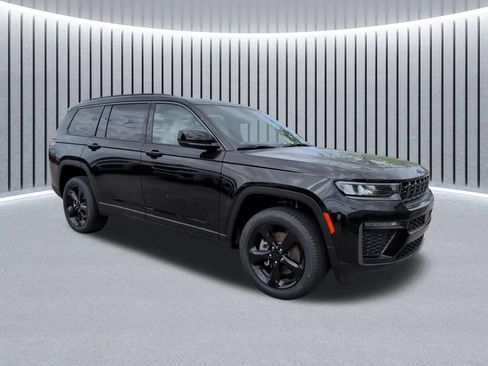 New 2026 Jeep Grand Cherokee L Limited w/ Limited Altitude Package AWD/4WD image 2