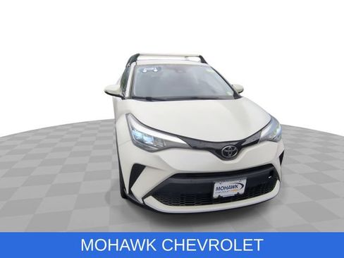 Used 2021 Toyota C-HR LE FWD image 3