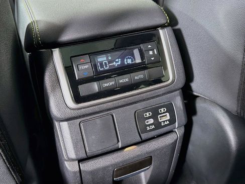 Used 2025 Subaru Ascent Onyx Edition AWD/4WD image 28